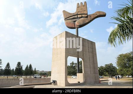 INDIA, Chandigarh, the master plan of the city divided in sectors was prepared by swiss-french architect Le Corbusier in the 1950` , Sector 1 Capitol complex, metal and concrete monument The Open Hand designed by Le Corbusier, symbolizes 'the hand to give and the hand to take; peace and prosperity, and the unity of mankind' Stock Photo